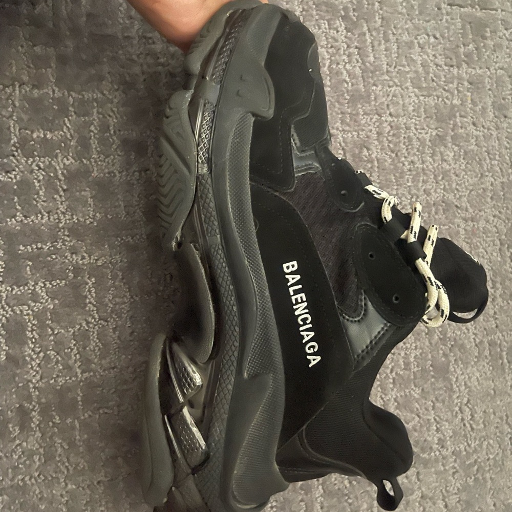 Balenciaga Men's Black and Gray Sneakers